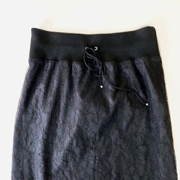 2 for $30 RED VALENTINO Black Lace Skirt - Picture 5 of 9